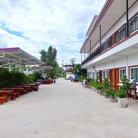 Baan Krutoom Hotel Chiangkhan Чанхан Экстерьер фото
