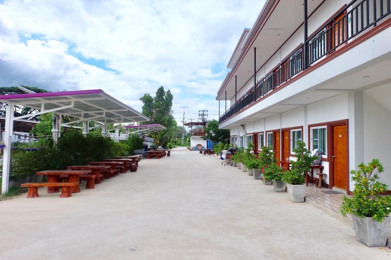 Baan Krutoom Hotel Chiangkhan Чанхан Экстерьер фото
